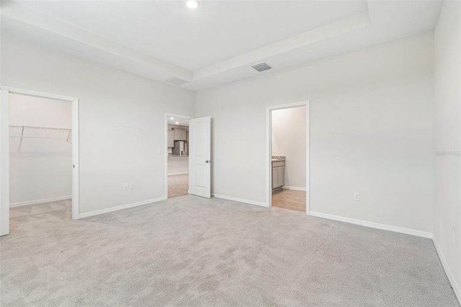 Spacious, unfurnished interior of a new home in Mirada, San Antonio (Image 29).