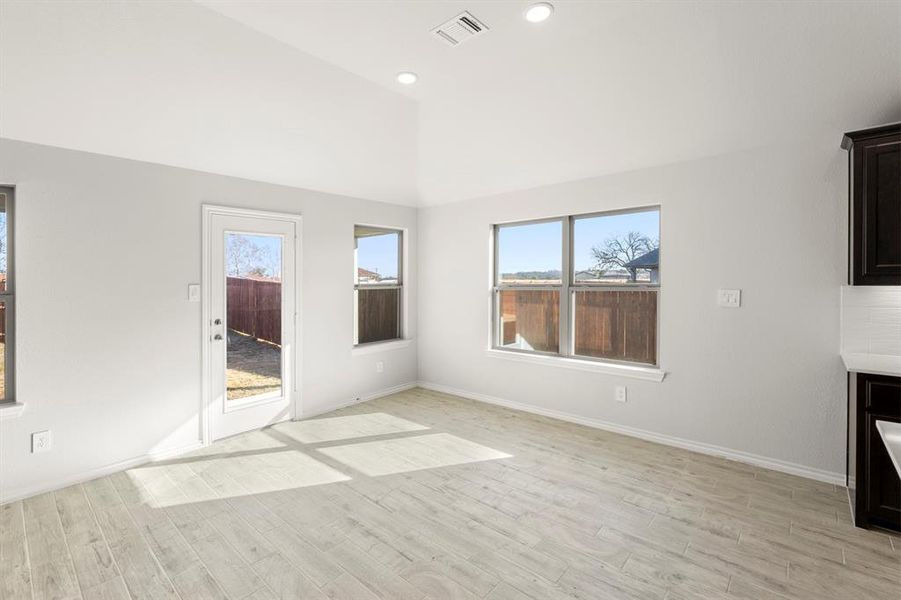 16. 7704 Kingfisher - Dining (2)