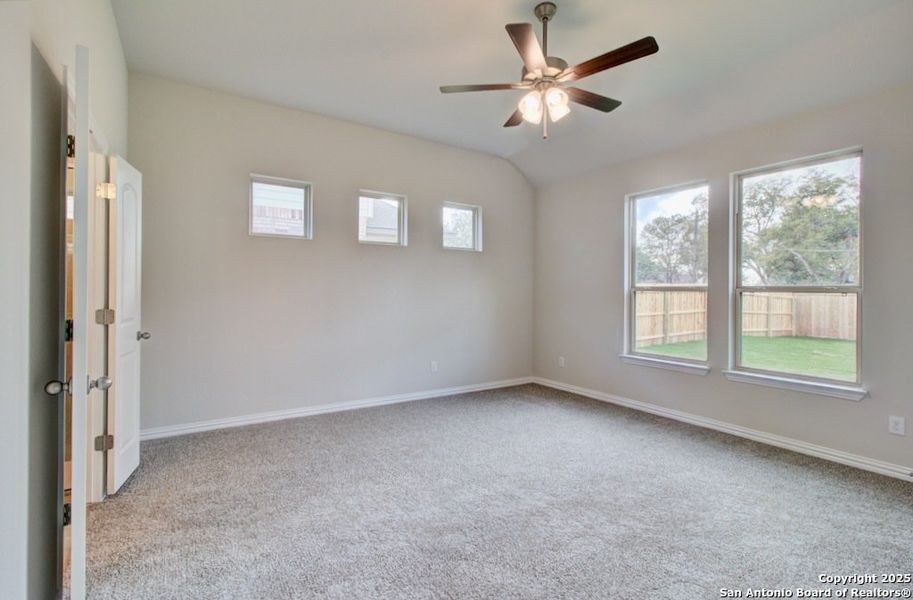 Spacious, unfurnished interior of a new home in Clear Creek, New Braunfels (Image 25).
