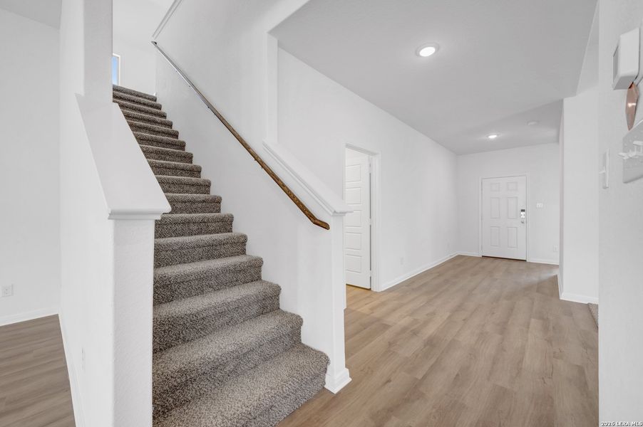 Spacious, unfurnished interior of a new home in Greenspoint Heights, Seguin (Image 19).