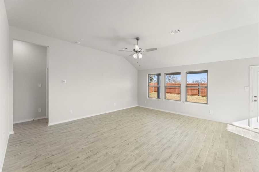 09. 7704 Kingfisher - Family (2)