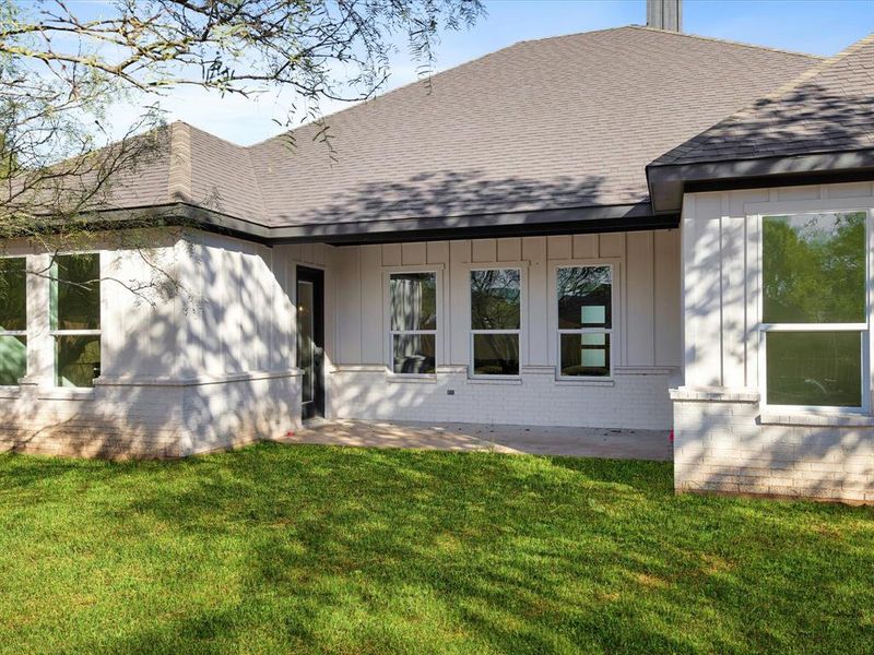 Exterior details and patio area of a home in , Fort Worth (Image 4).