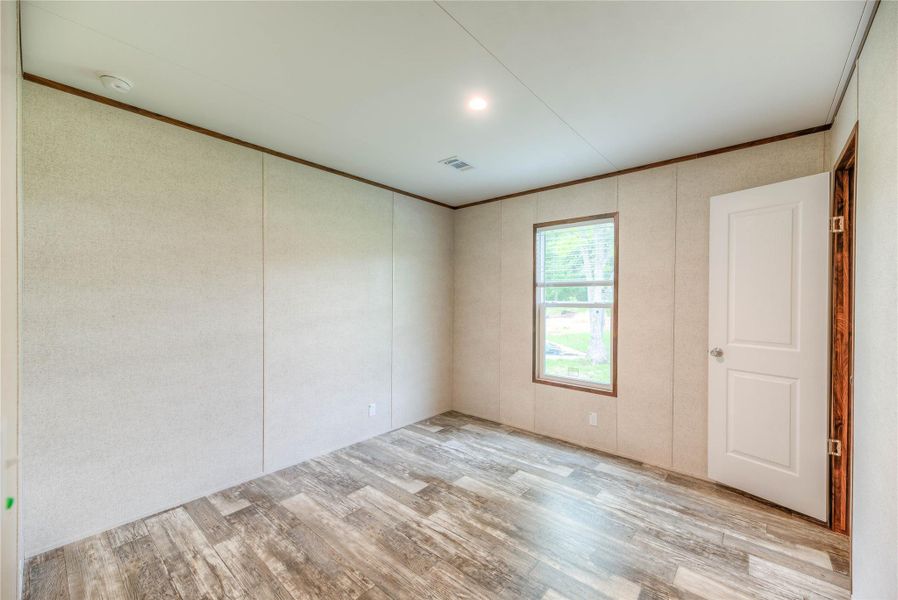 Spacious, unfurnished interior of a new home in , Livingston (Image 17).