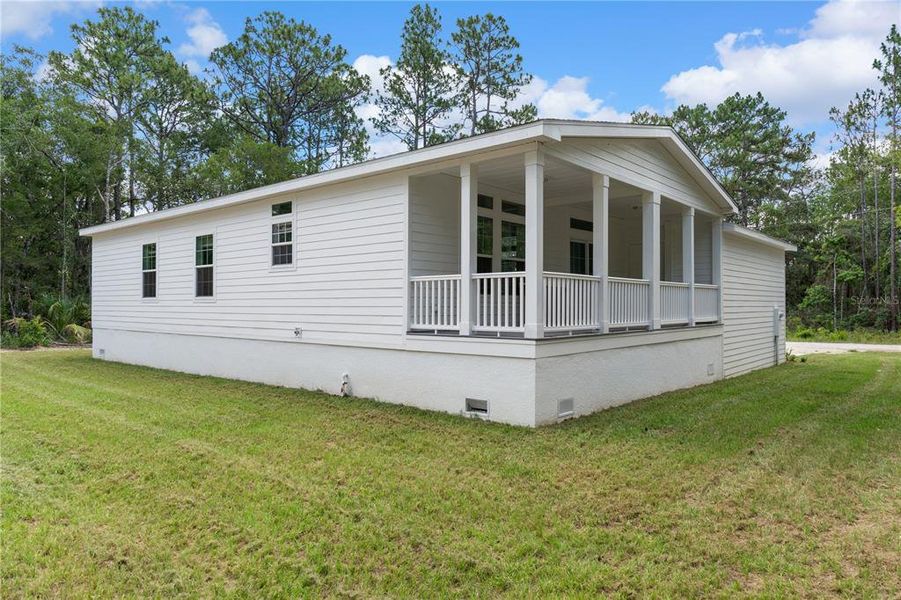 Exterior details and patio area of a home in , Weeki Wachee (Image 25). Exterior details and patio area of a home in , Weeki Wachee (Image 25).
