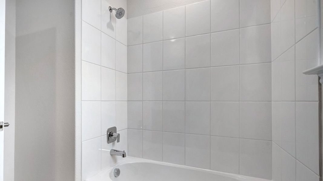 Representative interior finishes for a home built from the Derby by D.R. Horton in Mustang Square, Plano (Image 14).