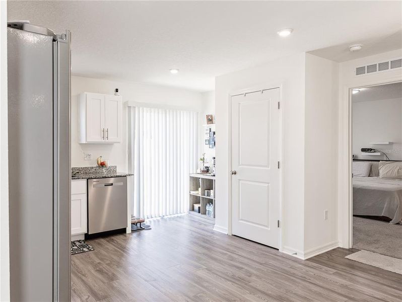 Furnished interior view inside a new home in Eagle Hammock, Eagle Lake (Image 8).