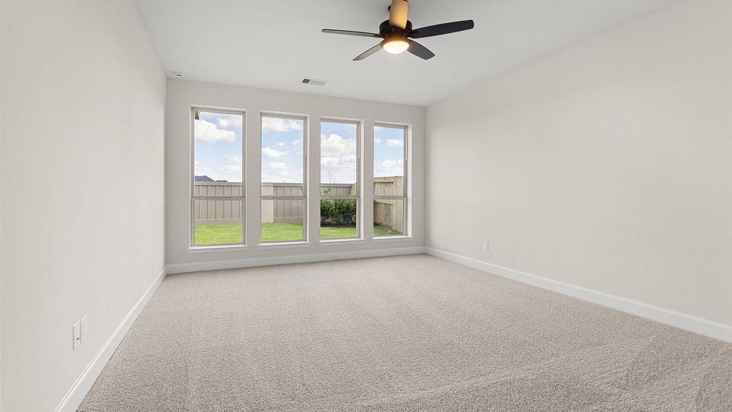 Spacious, unfurnished interior of a new home in Cross Creek West, Fulshear (Image 9).
