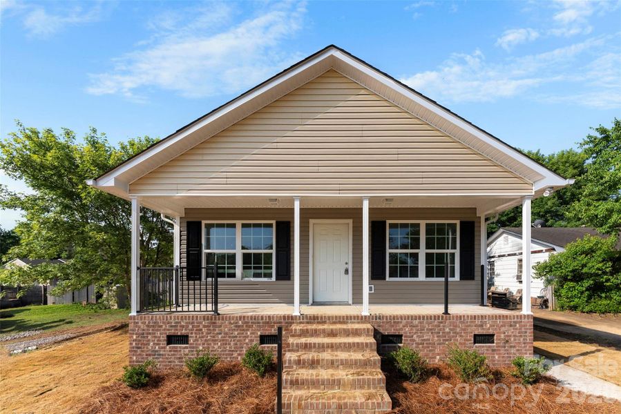 Exterior details and patio area of a home in , Rock Hill (Image 13).