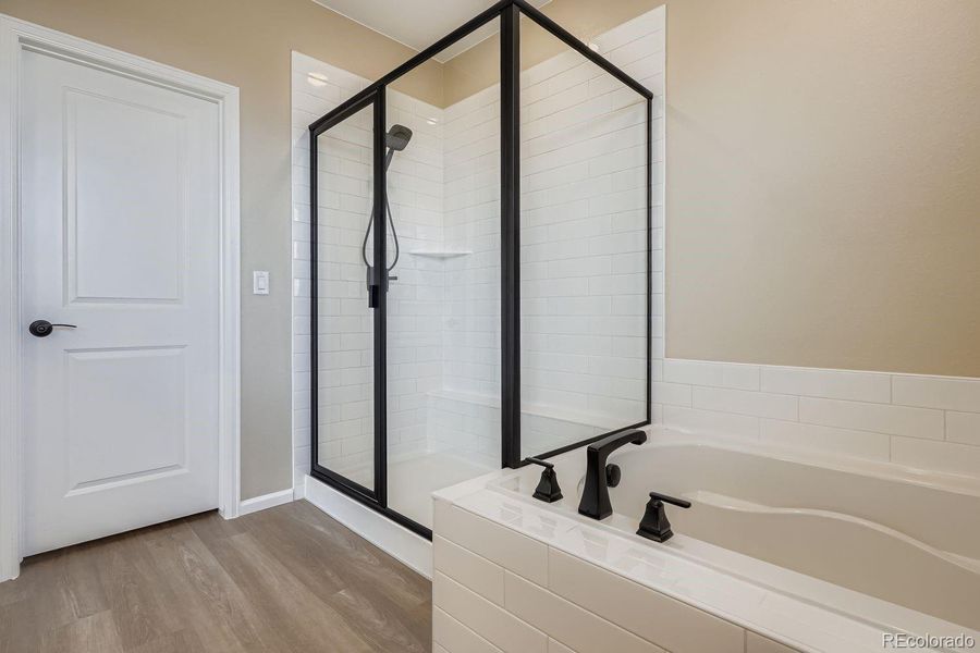 Upgraded deluxe bath