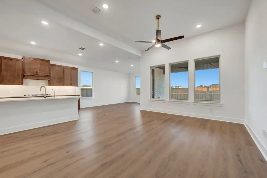 Spacious, unfurnished interior of a new home in LaPrelle, Fort Worth (Image 17).