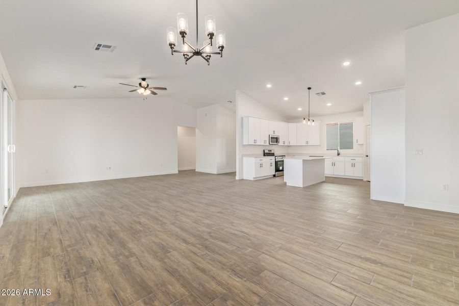 10-Sandstone Mountain