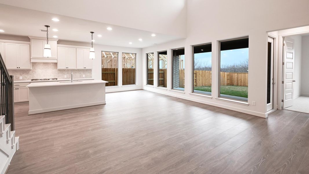 Spacious, unfurnished interior of a new home in Crosswinds 50', Kyle (Image 10).