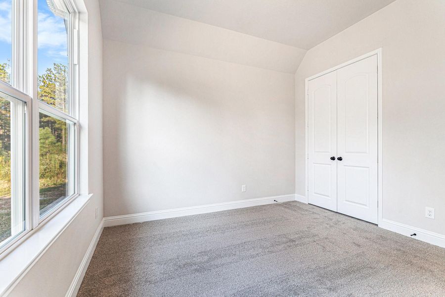 Spacious, unfurnished interior of a new home in Deer Pines, Conroe (Image 17). Spacious, unfurnished interior of a new home in Deer Pines, Conroe (Image 17).