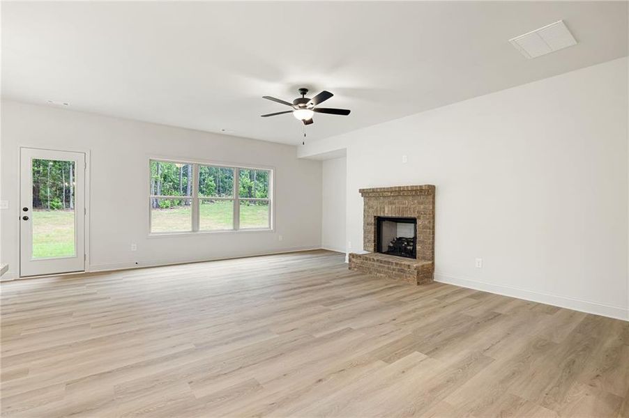 Spacious, unfurnished interior of a new home in , Dallas (Image 19).