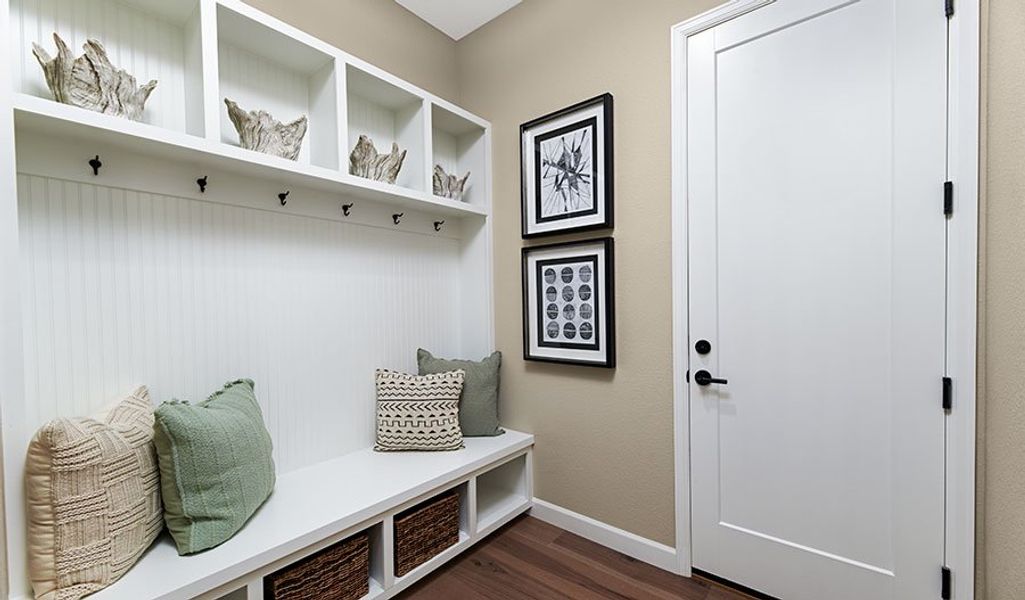 Harmon-D44H-VistaPinesAtCrystalValley Mudroom