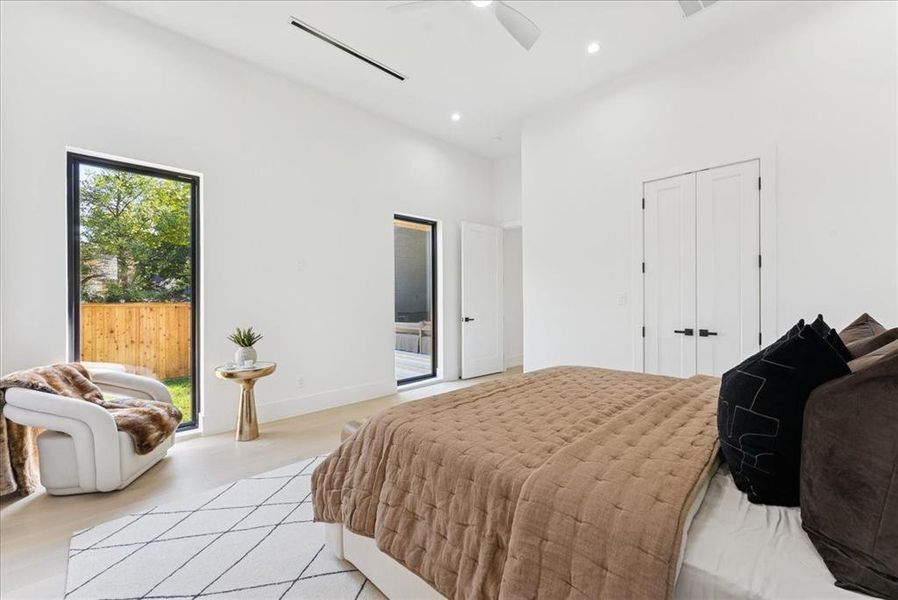 Furnished interior view inside a new home in , Dallas (Image 26). Furnished interior view inside a new home in , Dallas (Image 26).