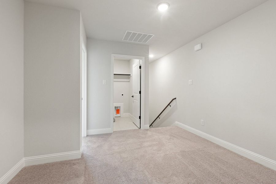 Spacious, unfurnished interior of a new home in Lake Park Villas, Wylie (Image 40).