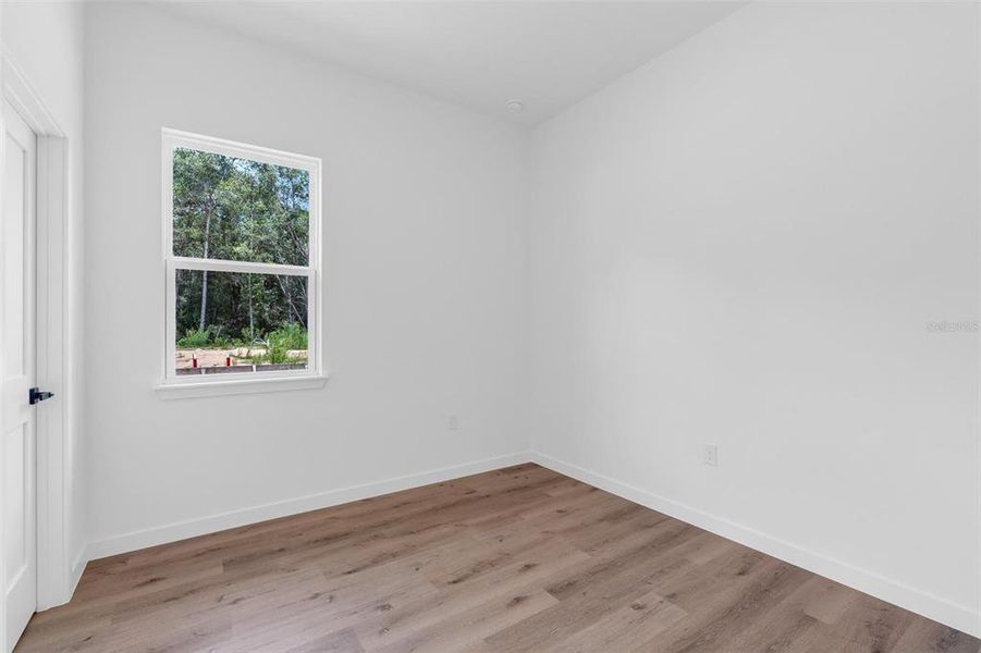 Spacious, unfurnished interior of a new home in , Citrus Springs (Image 23).