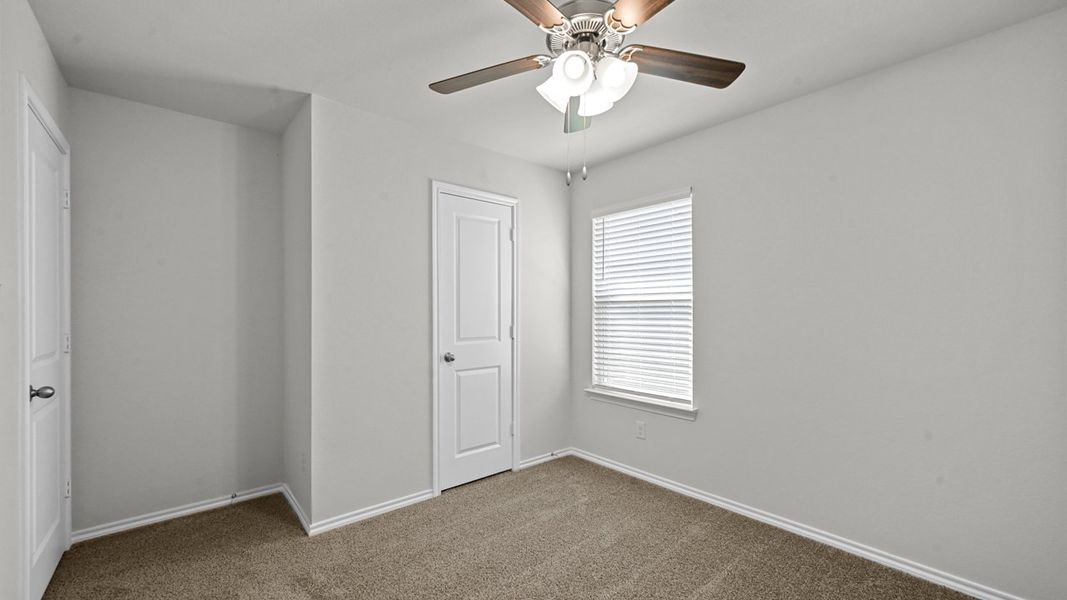 Spacious, unfurnished interior of a new home in Valor Farms, Royse City (Image 23).