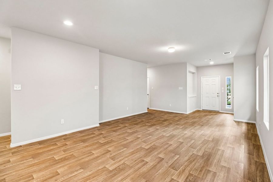 Spacious, unfurnished interior of a new home in Sorella, Tomball (Image 15). Spacious, unfurnished interior of a new home in Sorella, Tomball (Image 15).