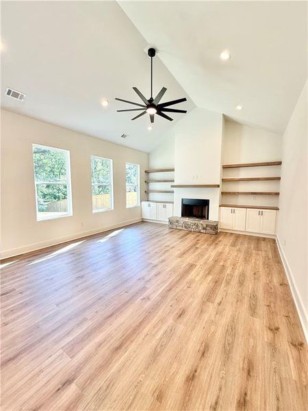 Spacious, unfurnished interior of a new home in , Dallas (Image 27).