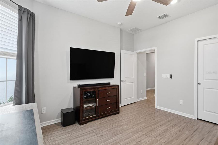 Furnished interior view inside a new home in , Kissimmee (Image 40).