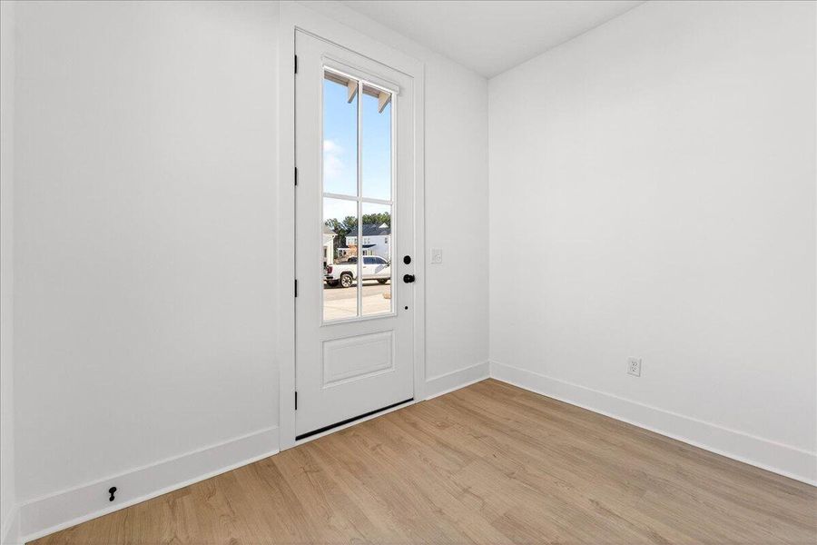 Spacious, unfurnished interior of a new home in , Summerville (Image 18).