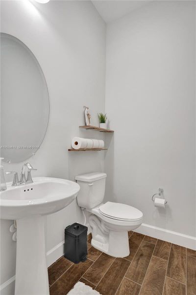 Furnished interior view inside a new home in , Westlake (Image 46).