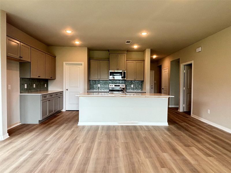 Original Pic of Dining/Kitchen Original Pic of Dining/Kitchen