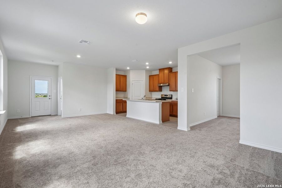 Spacious, unfurnished interior of a new home in Punta Verde, Converse (Image 21).