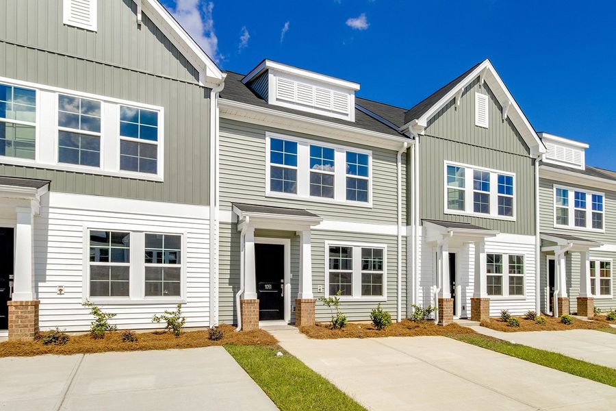 Image 29 of a home in Astoria.