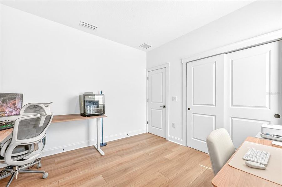 Furnished interior view inside a new home in , Winter Garden (Image 43).
