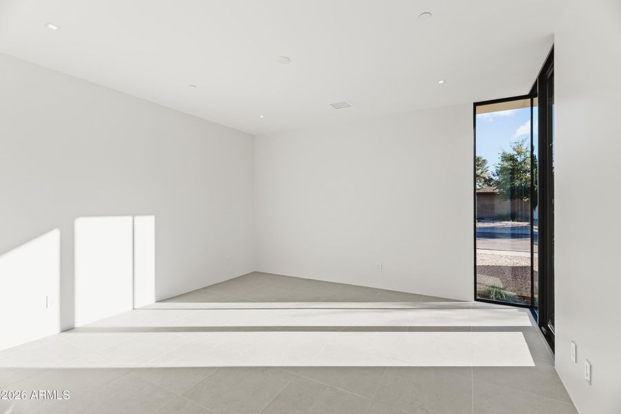 ENSUITE SECONDARY BDRM #1