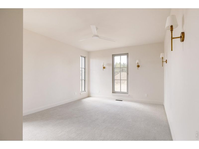 Spacious, unfurnished interior of a new home in , Fort Collins (Image 20).