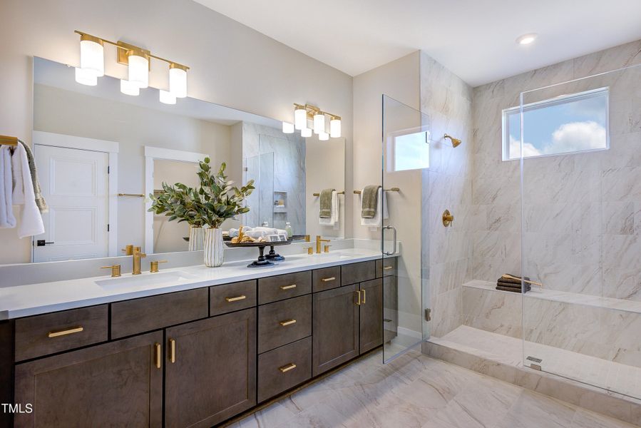 PJD5-0048-00_Horizon_Primary Bath-2