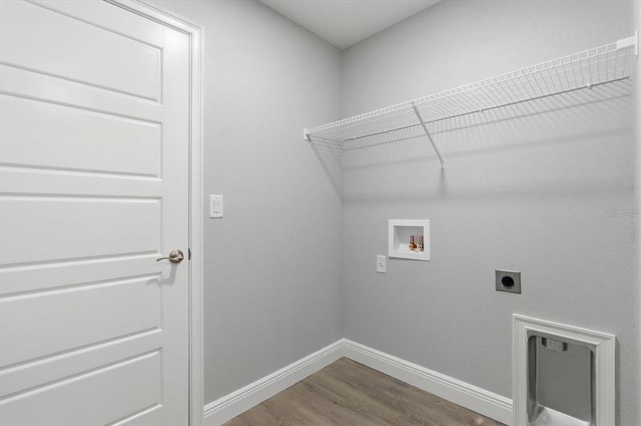 Spacious, unfurnished interior of a new home in , Dunnellon (Image 32).