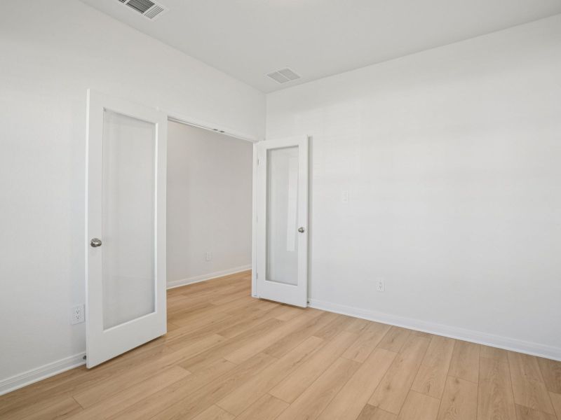 Spacious, unfurnished interior of a new home in Legendary Trails - Premier Series, Cibolo (Image 24).