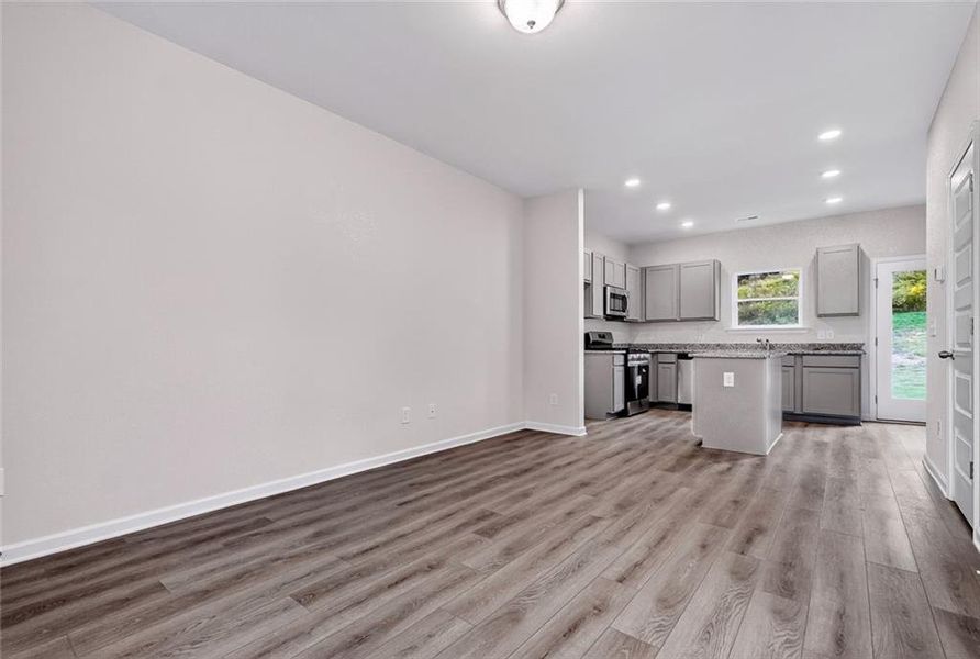 Spacious, unfurnished interior of a new home in Laurel Creek, Calhoun (Image 19).