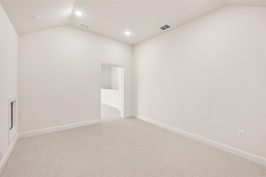 Spacious, unfurnished interior of a new home in Rockwood, Mansfield (Image 22).