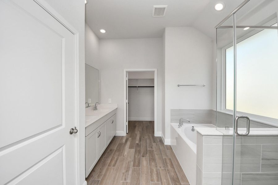 Spacious, unfurnished interior of a new home in Elyson: Elyson Duets, Katy (Image 30).