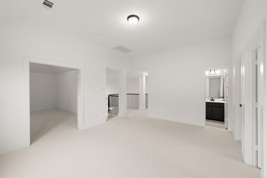 Spacious, unfurnished interior of a new home in Hawkins Meadows, Midlothian (Image 26).