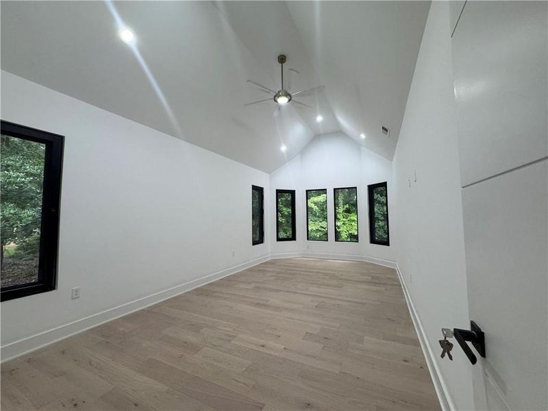 Spacious, unfurnished interior of a new home in , Alpharetta (Image 78).