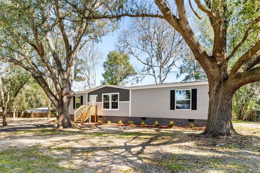 Exterior details and patio area of a home in , Gainesville (Image 21).