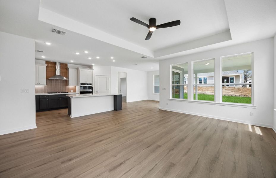 Spacious, unfurnished interior of a new home in Sun City Texas, Georgetown (Image 16).
