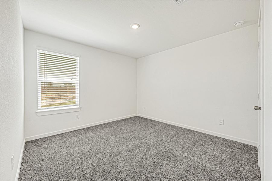 Spacious, unfurnished interior of a new home in Holly Ridge, Rosenberg (Image 26).