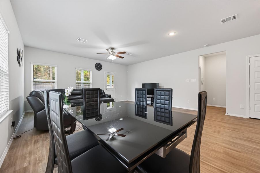 Furnished interior view inside a new home in , Tomball (Image 15).