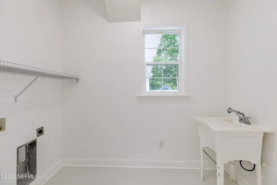 Image 70 of a home in .