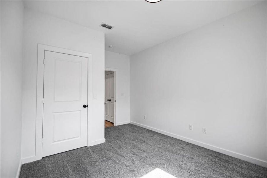 Spacious, unfurnished interior of a new home in , Lindale (Image 20).