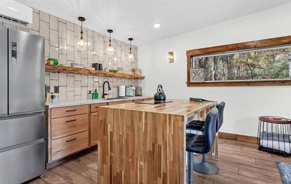 Furnished interior view inside a new home in , Lindale (Image 17).