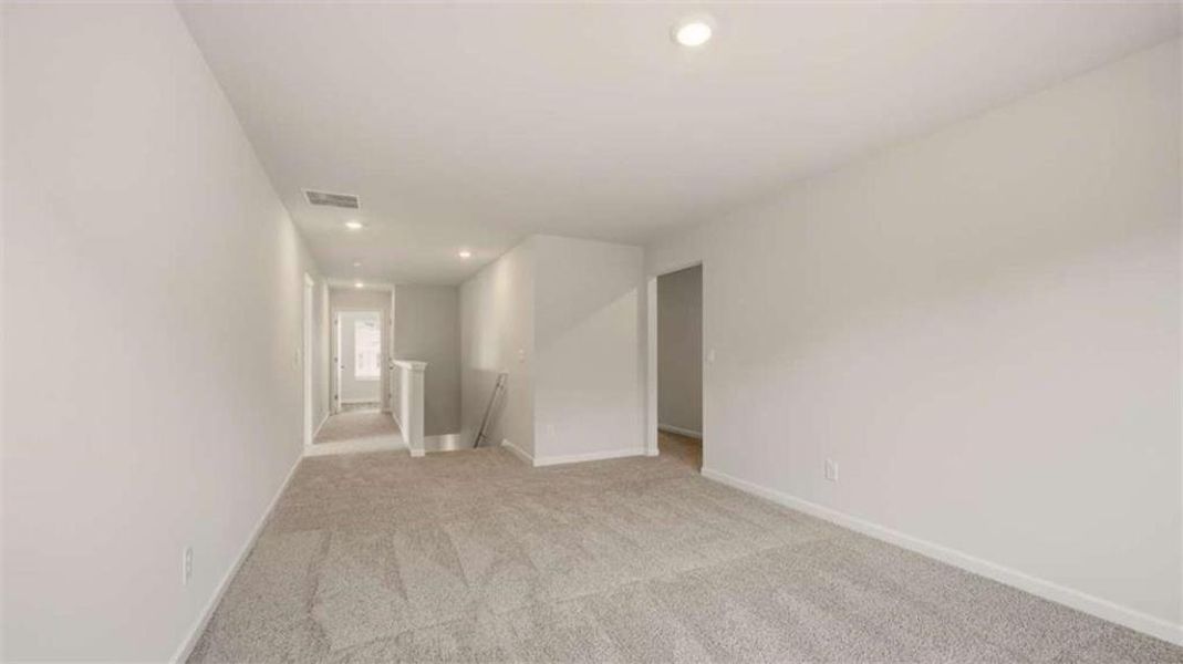 Spacious, unfurnished interior of a new home in Bridle Creek, Locust Grove (Image 21).